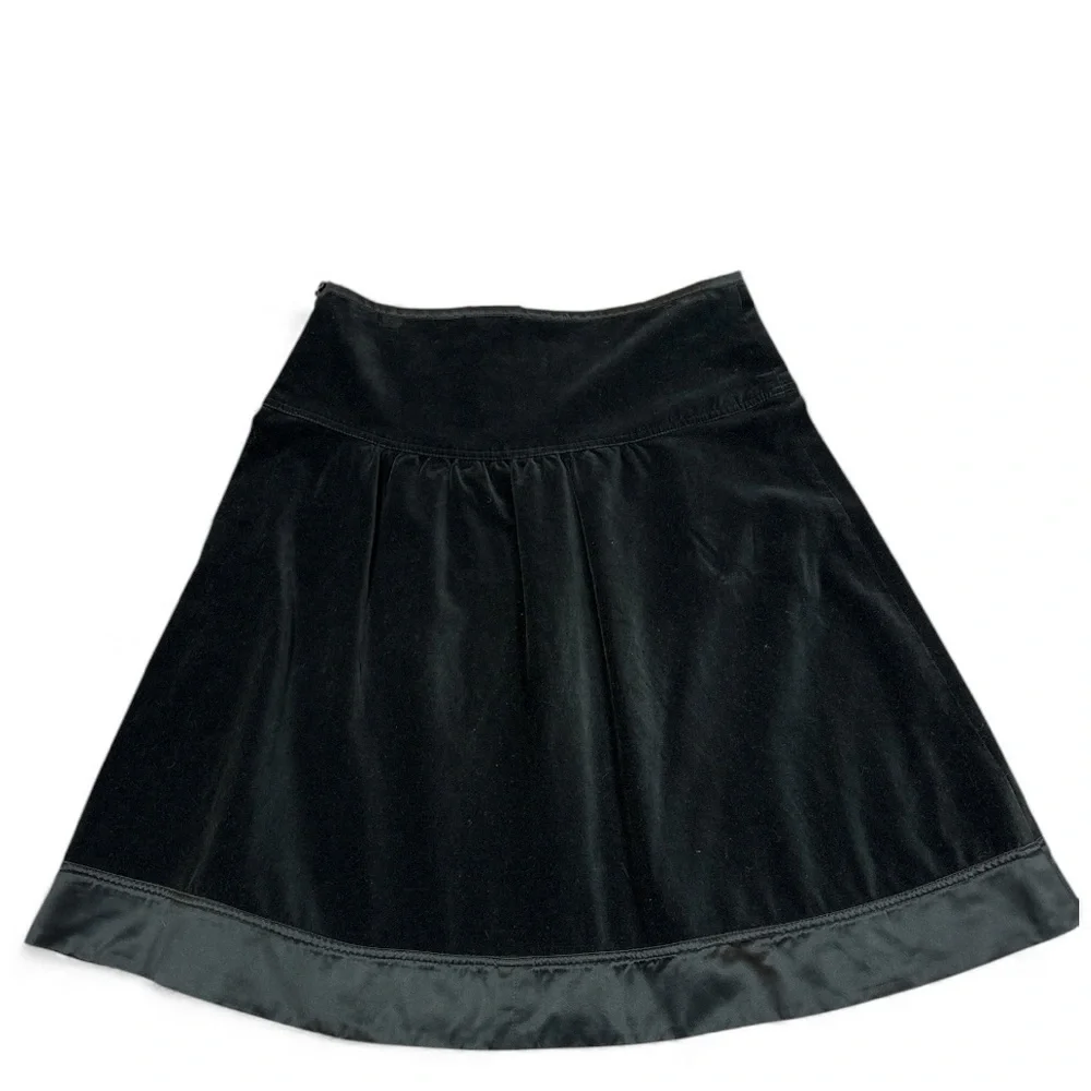 BCBGMaxAzria Black Velvety Midi Skirt Womens Sz 4 A Line Cocktail Party Romantic